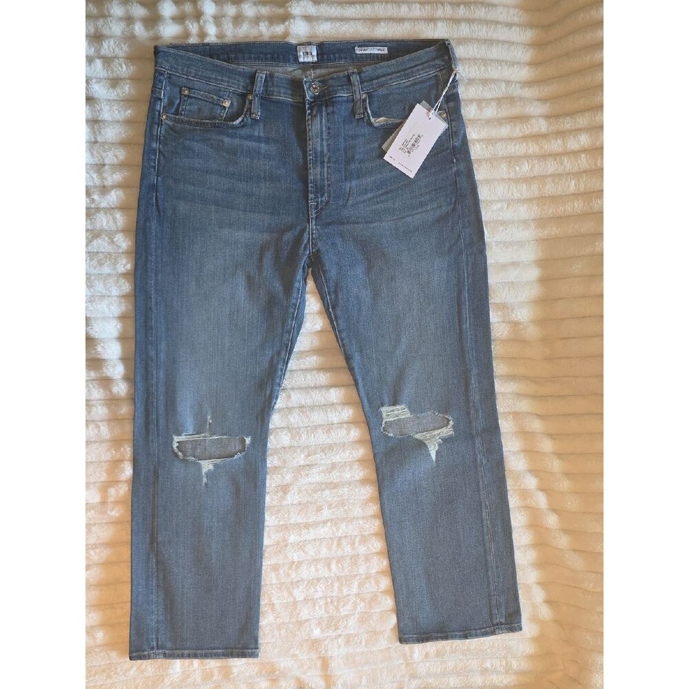 0016 Elin Crop Norway Destructed Jeans; size 33